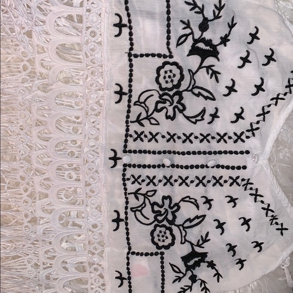 White tank top with bird and flower design - Picture 2 of 6